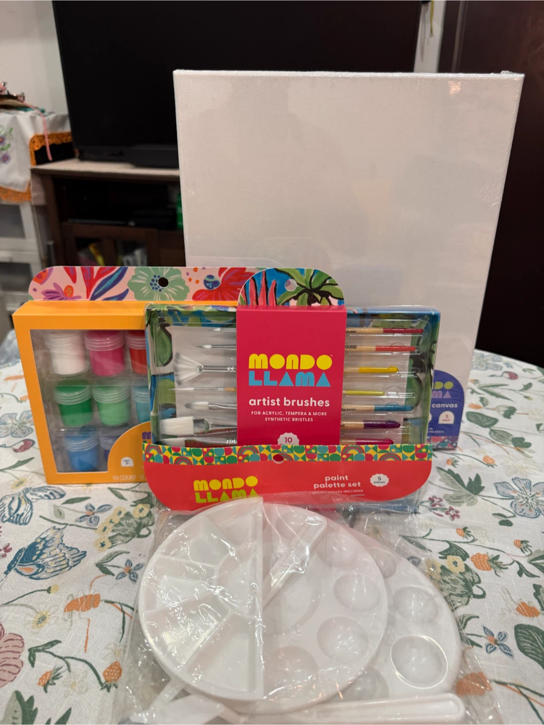 Mondo Llama Painting Supply Bundle