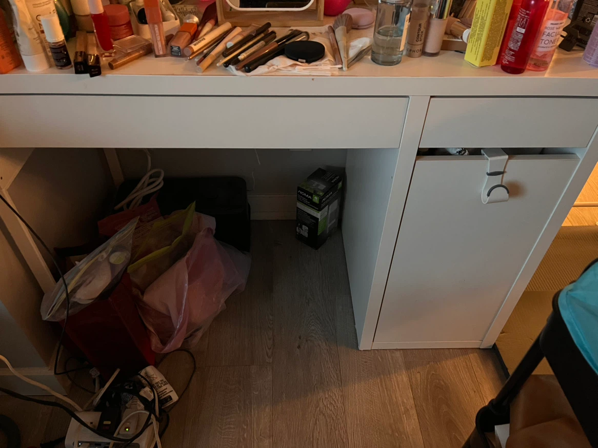 IKEA MICKE Desk - White - photo 2