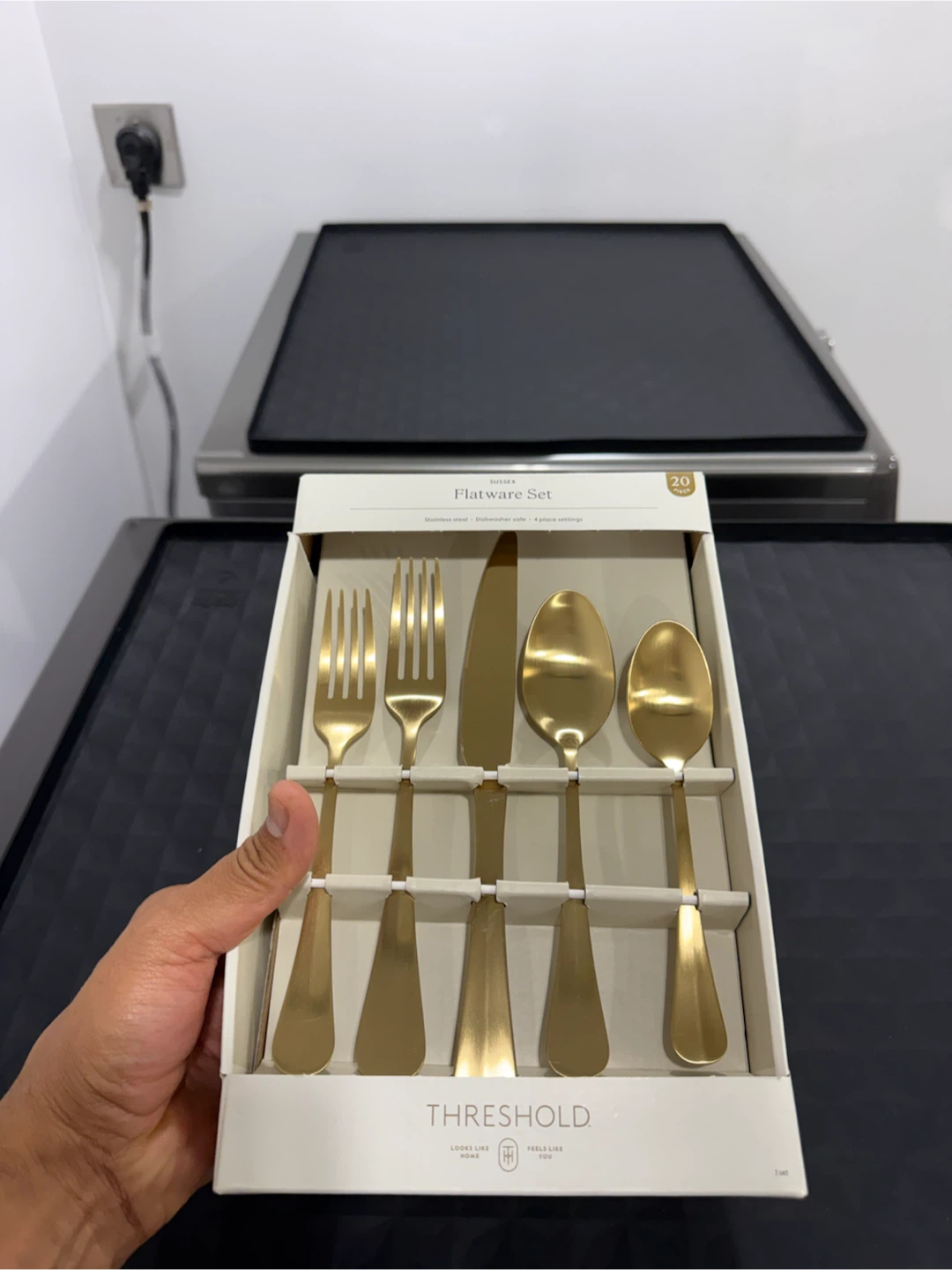 Threshold Sussex 20-Piece Gold Flatware Set - photo 2