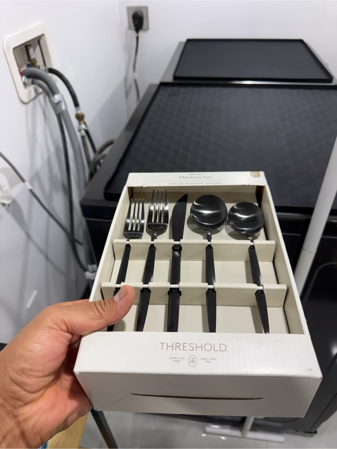 Threshold Shapleigh 20-Piece Flatware Set