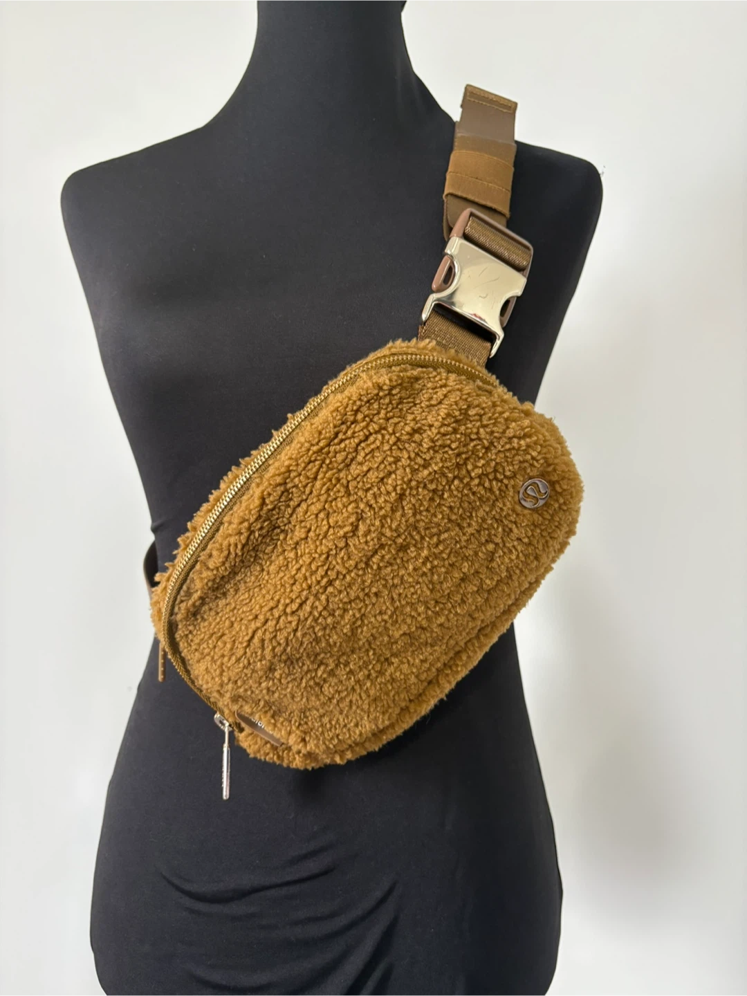 Lululemon Everywhere Belt Bag Fleece
