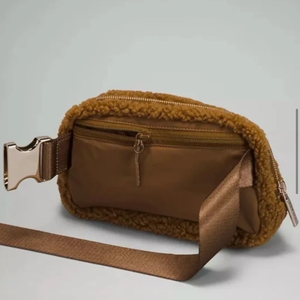 Lululemon Everywhere Belt Bag Fleece - photo 5