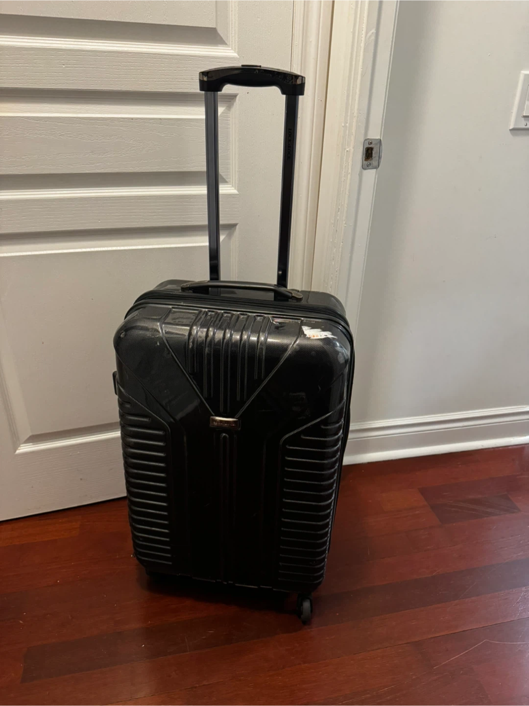 LocknLock Black Hardshell Spinner Suitcase