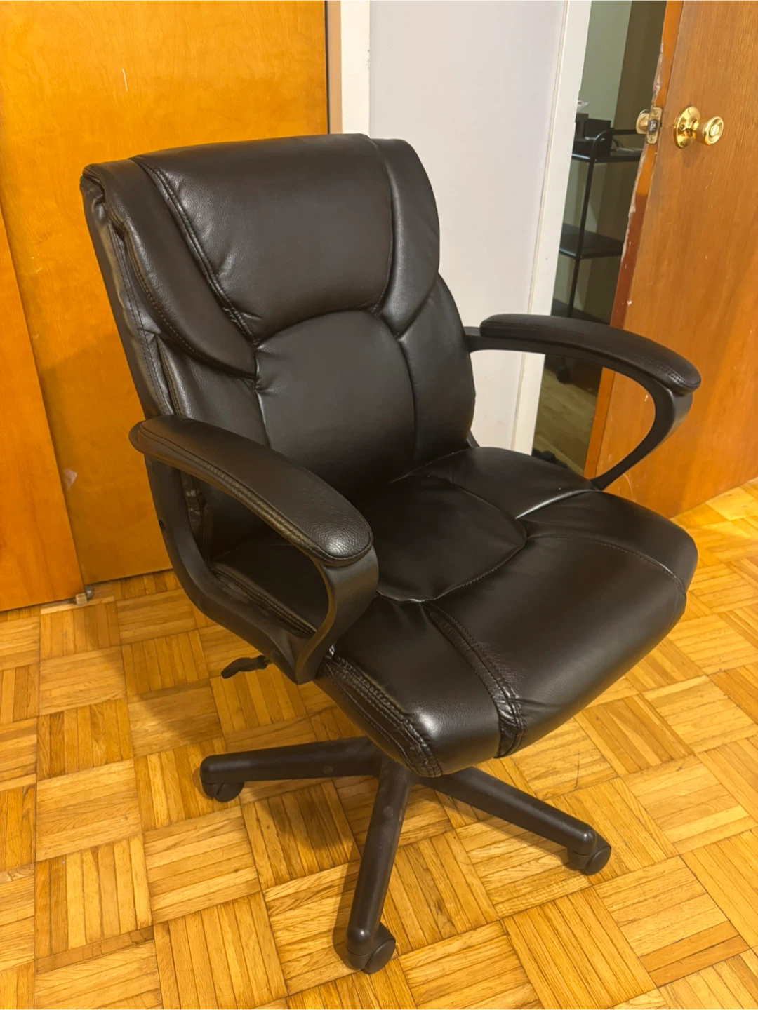 Black Office Chair - photo 2