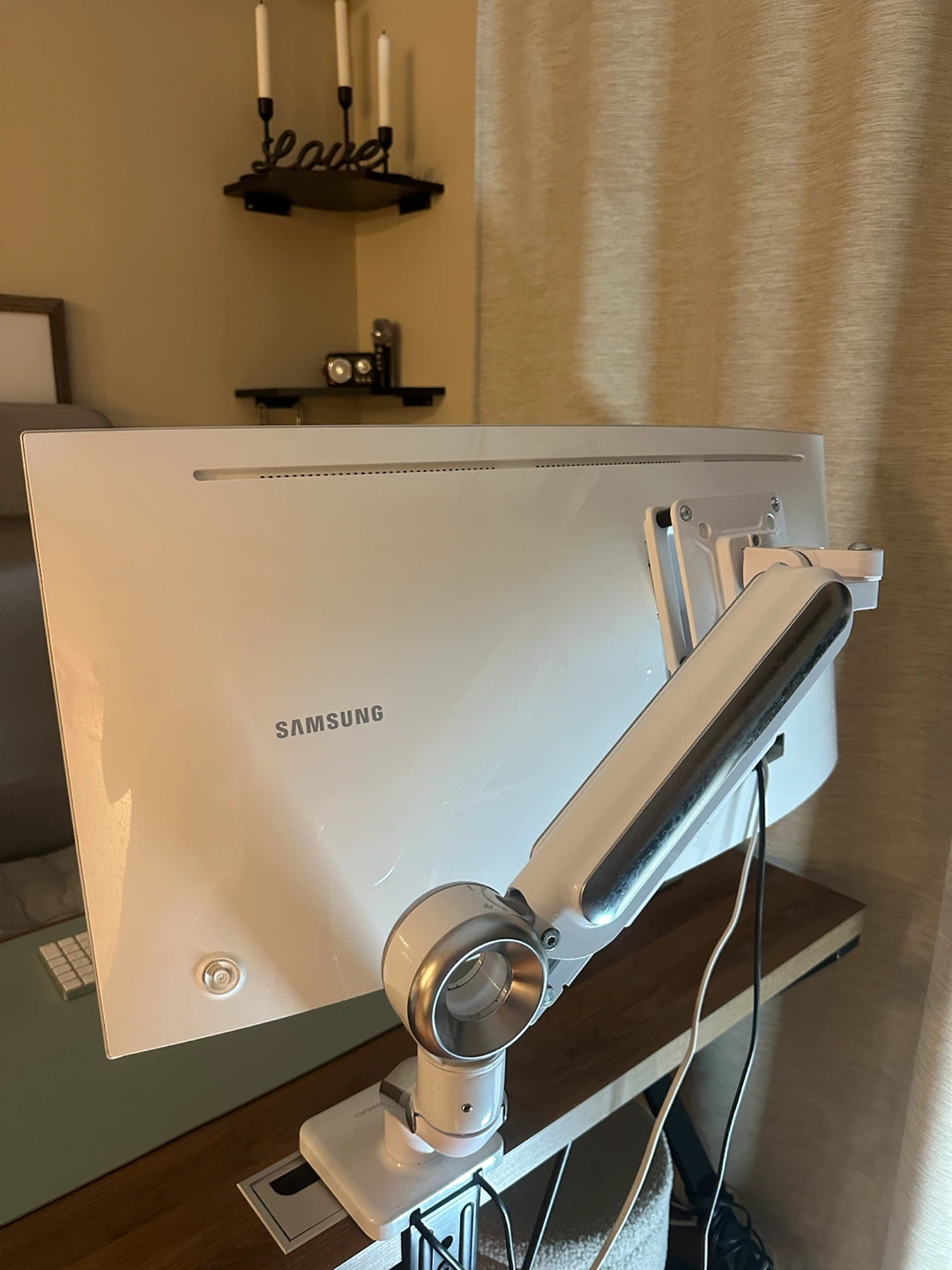 Samsung Thunderbolt 34 inch Curved Monitor - photo 2