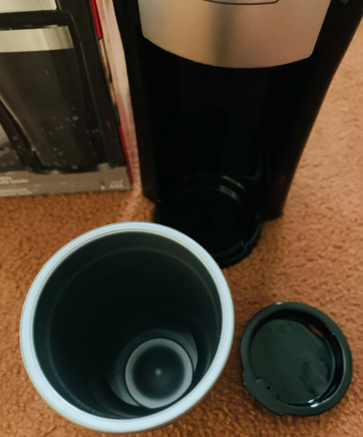 Single Black and Deck Coffee Maker. - photo 4