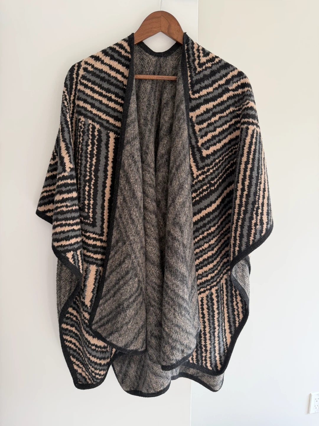 Geometric Print Open-Front Poncho Wrap ( Cape Shawl) - photo 2