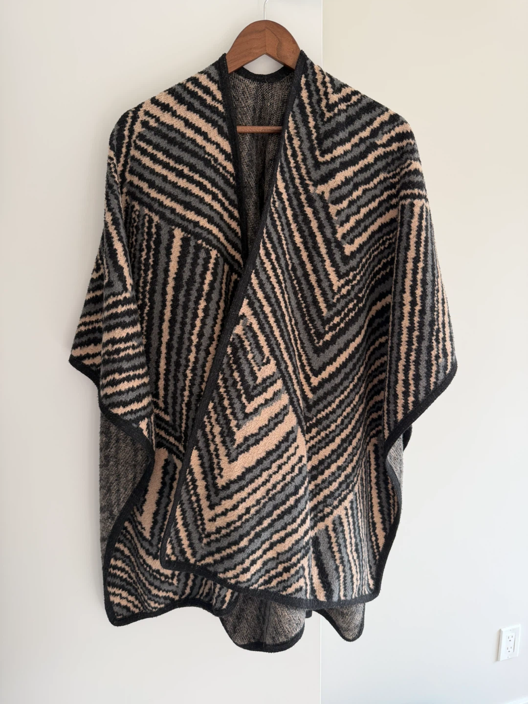 Geometric Print Open-Front Poncho Wrap ( Cape Shawl)