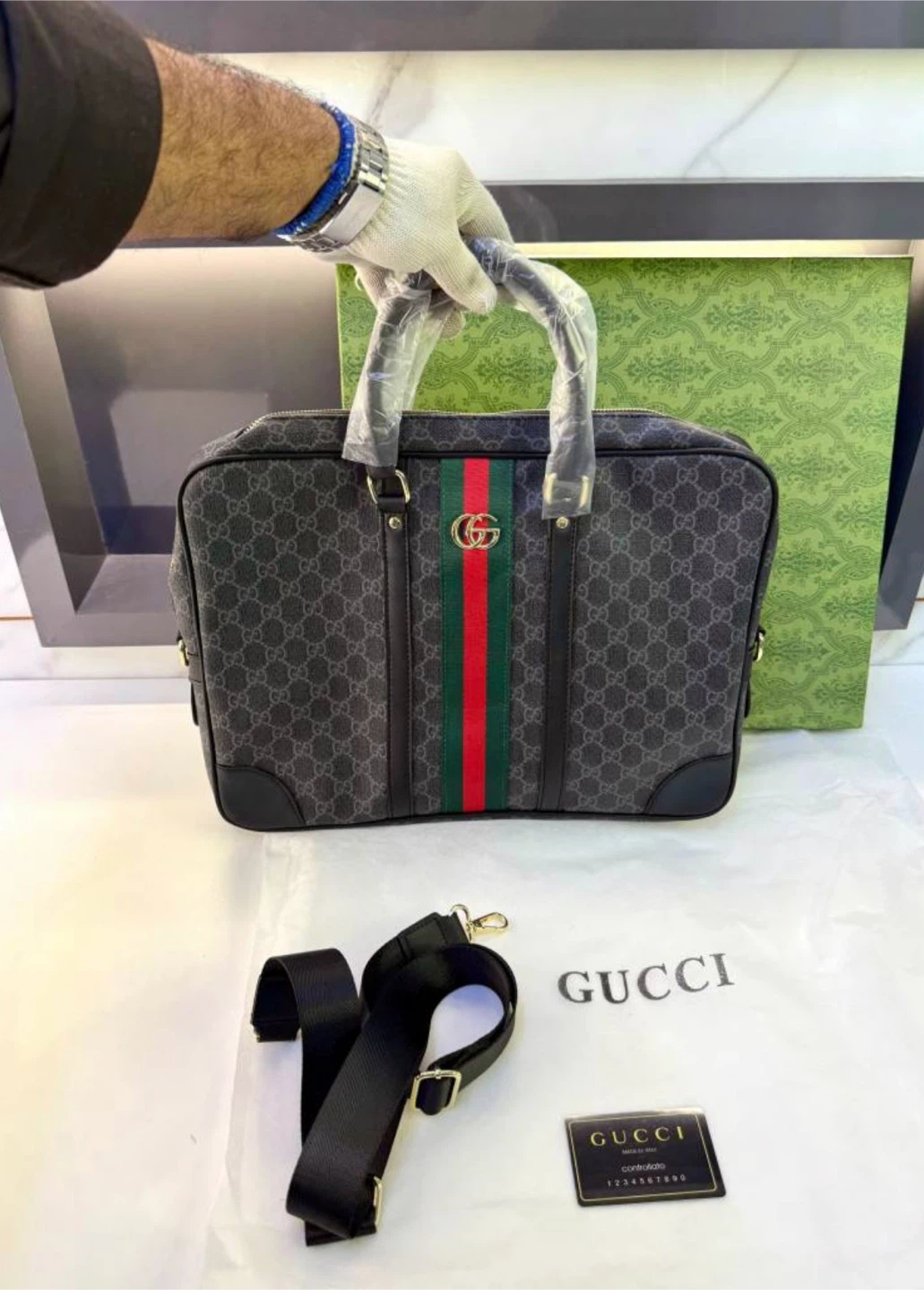 Gucci Monogram Messenger Bag - photo 4