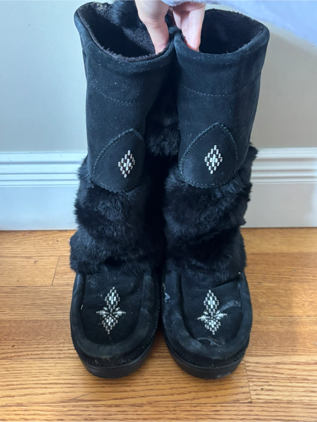 Moccasin boots size 7