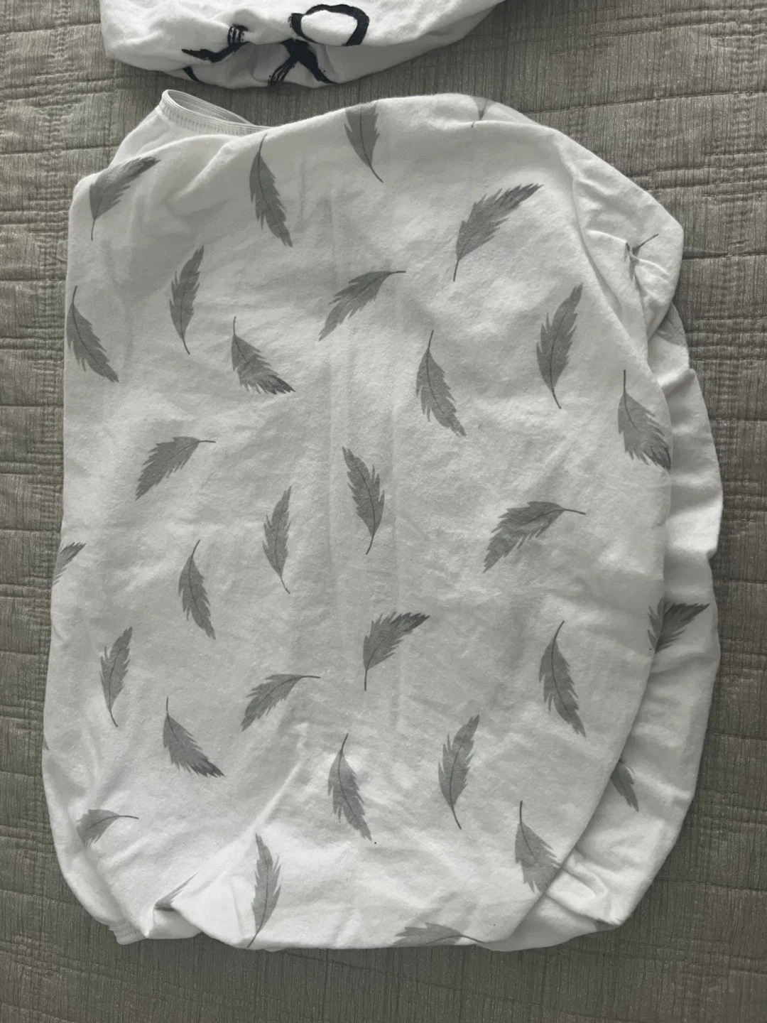 Kushies Bassinet Sheet Set - Feathers & X's - photo 2