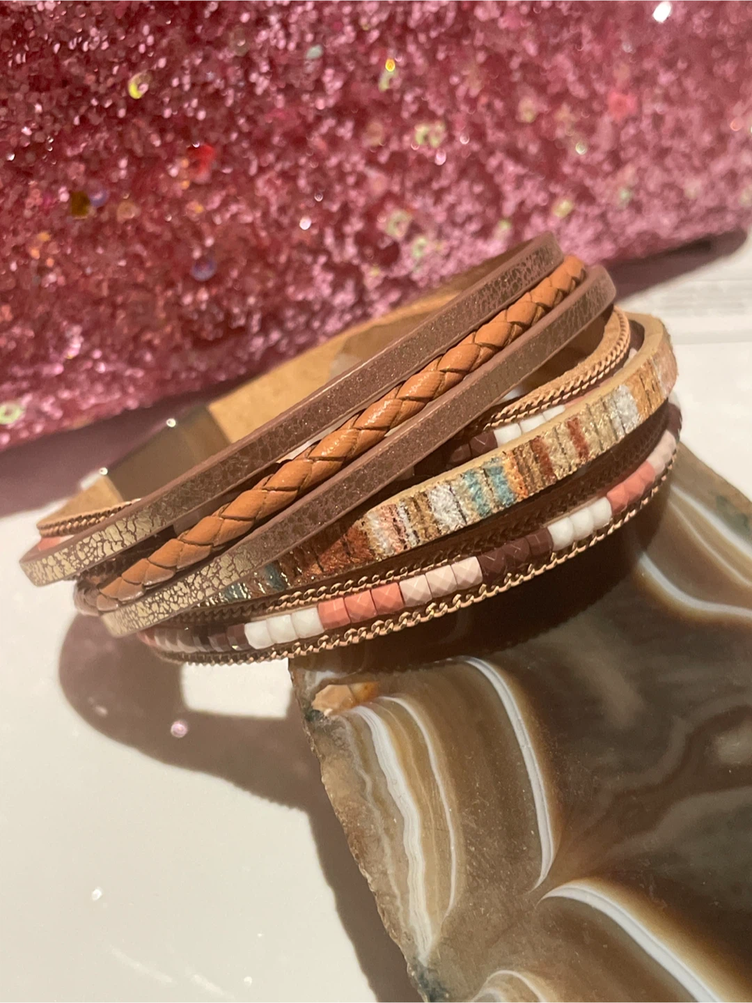 Set: Glitter Pouch, Eos Balms, Bracelet, Makeup Cloth - photo 5