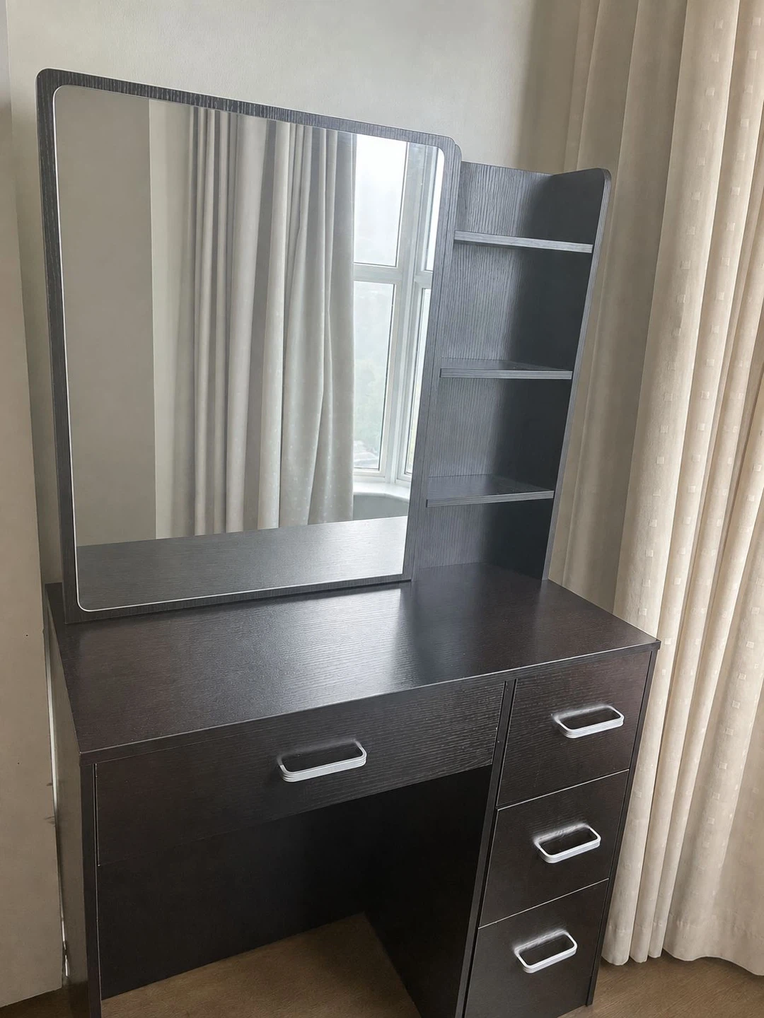 Vanity Table with Mirror