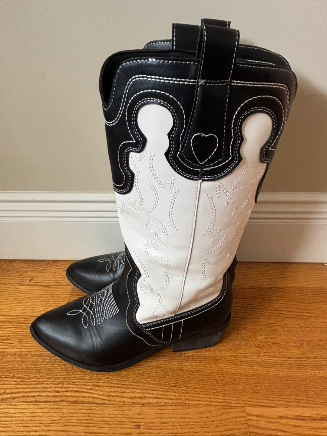 Cow girl boots size 7