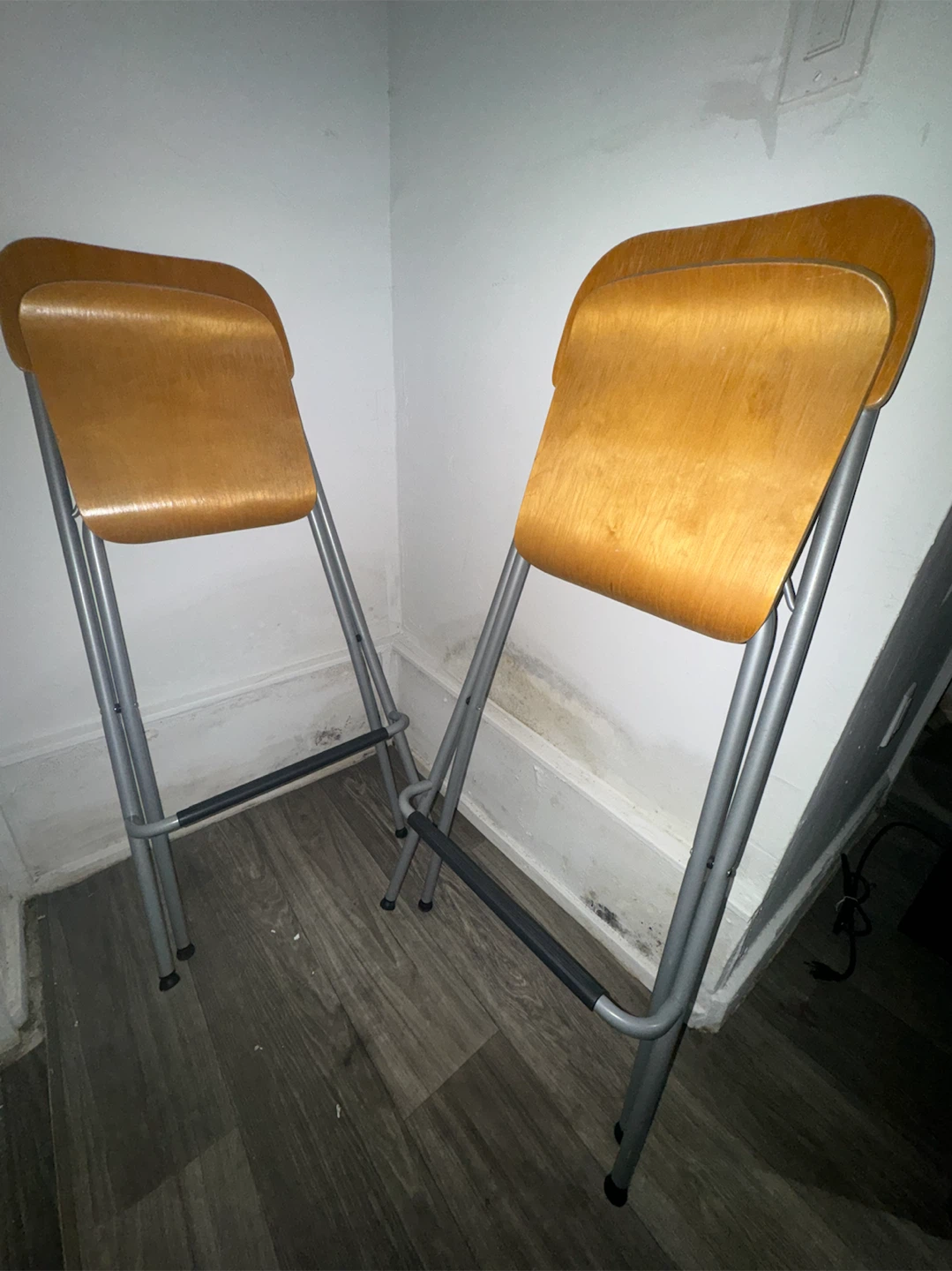 2 chairs