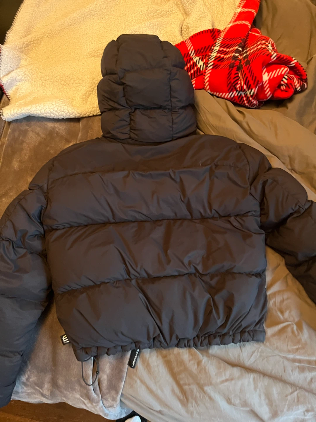 Aritzia The Super Puff Puffer shortie Jacket Black Medium - photo 3