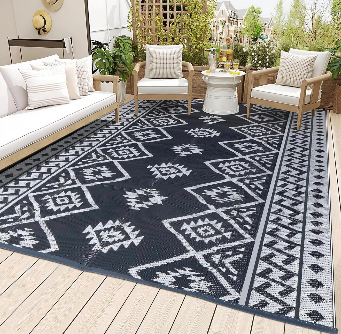 Reversible Plastic Straw Outdoor Rug 6ft x 9ft