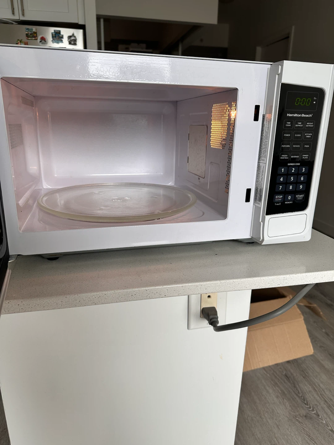 Hamilton beach microwave 1.1 cu.ft. - photo 2