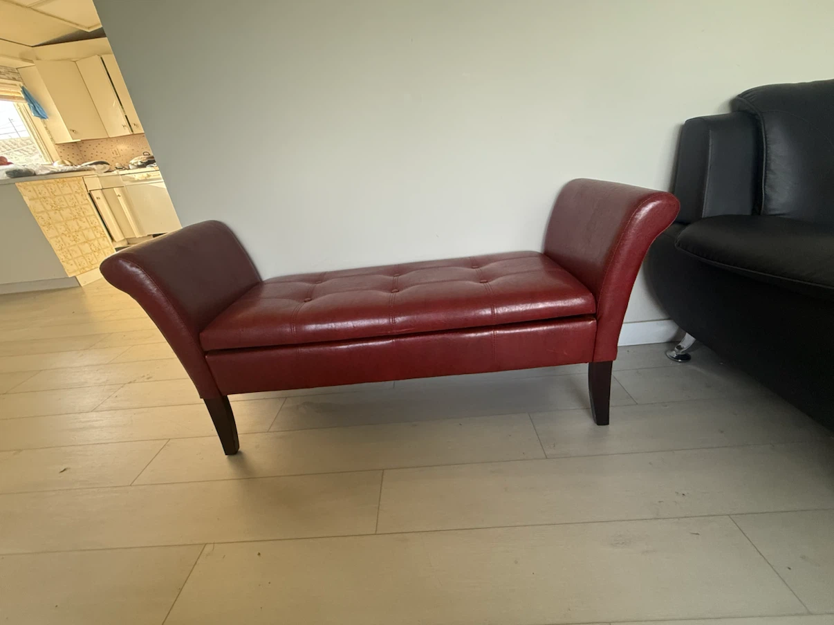 Red Tufted Storage Bench - photo 3