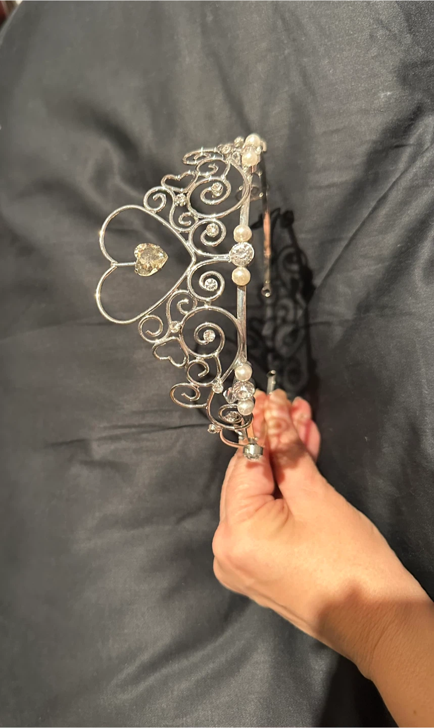 Silver-tone Tiara with Heart and Pearls