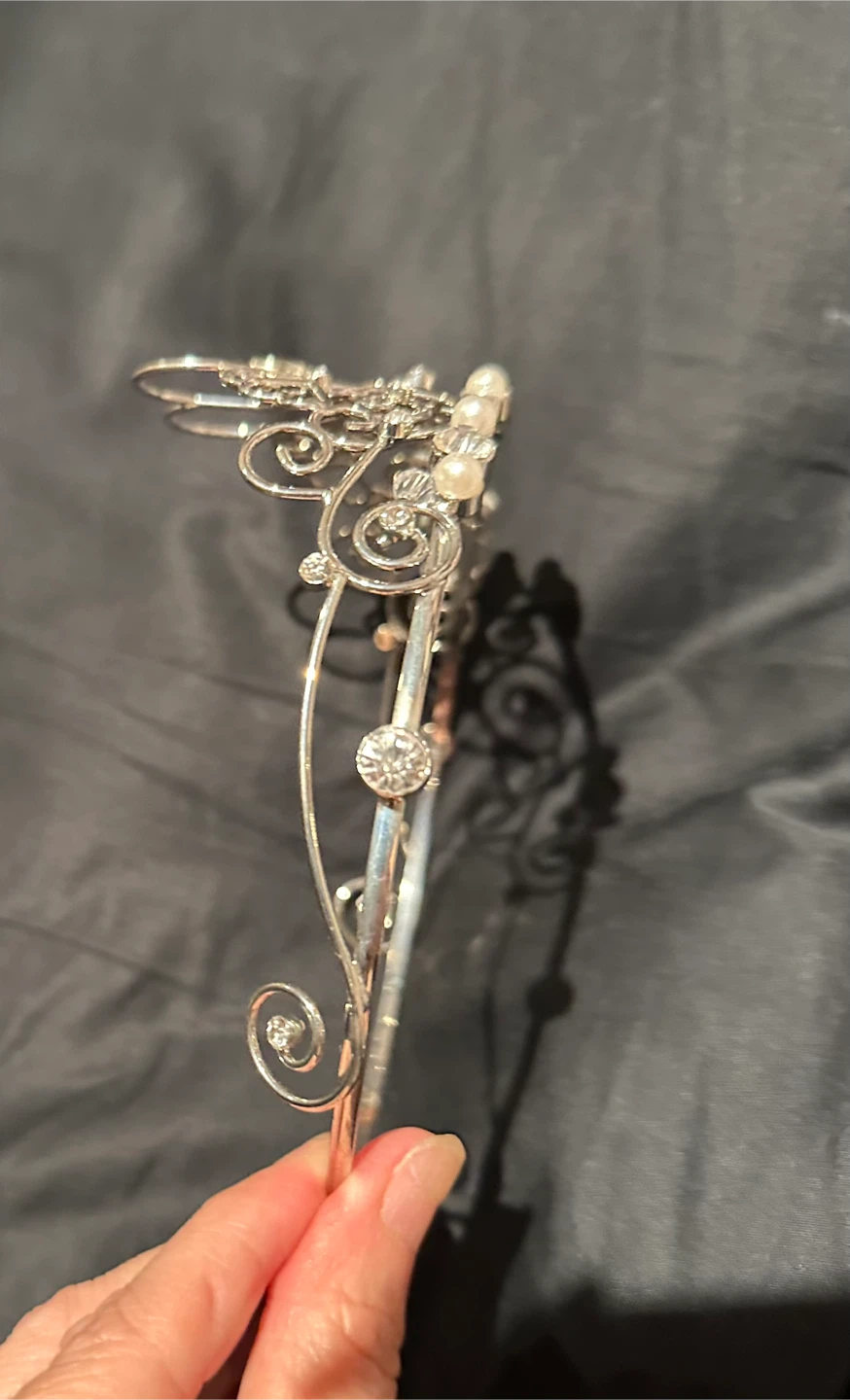 Silver-tone Tiara with Heart and Pearls - photo 2