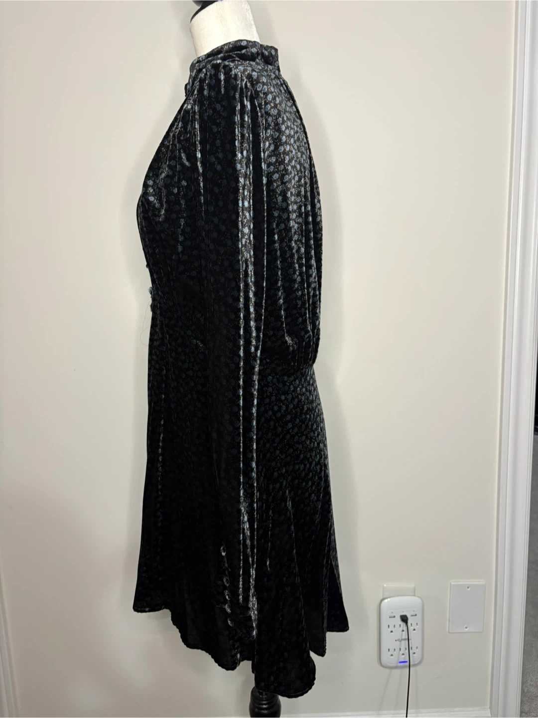 Like NEW! ZARA Black Floral Velvet Long Sleeve Mini Dress - photo 2