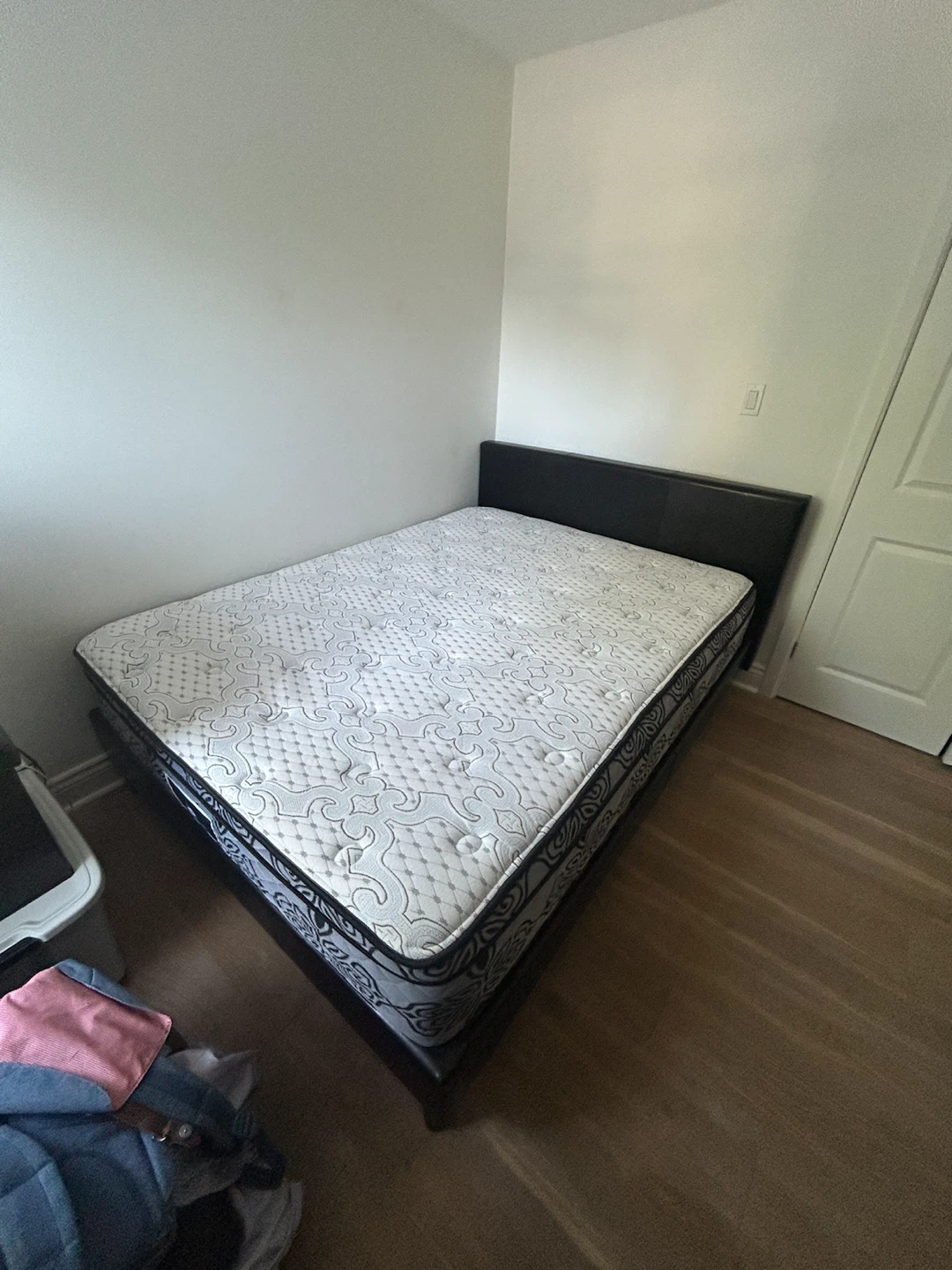 Casper Queen Mattress and Black Bedframe