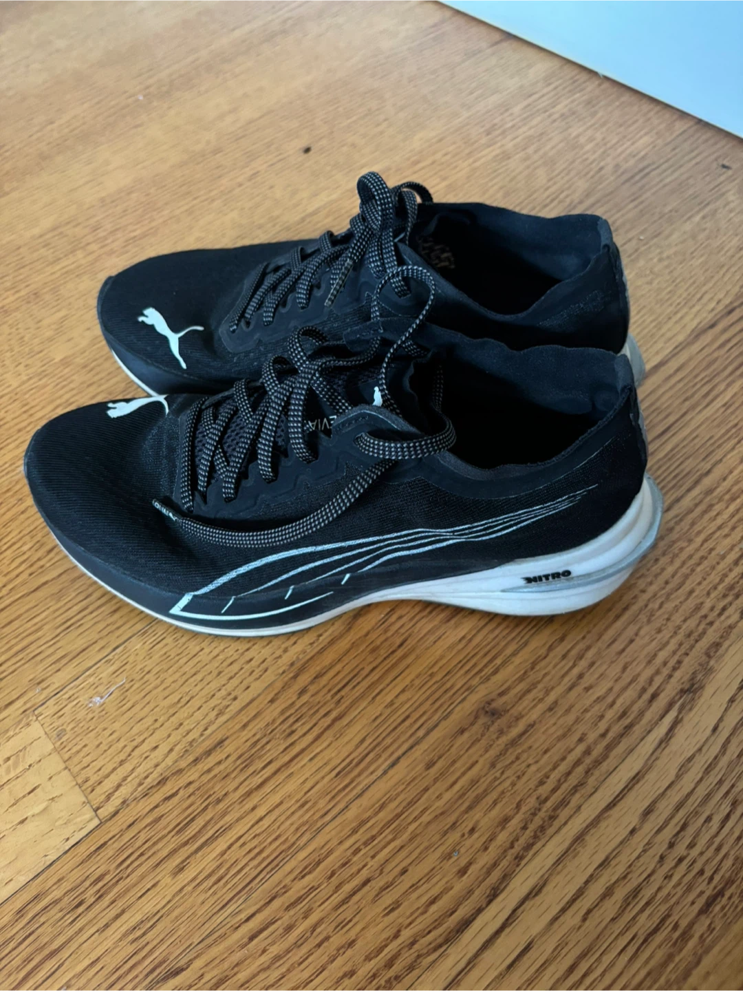 Puma women’s running shoes size 7.5 - photo 2