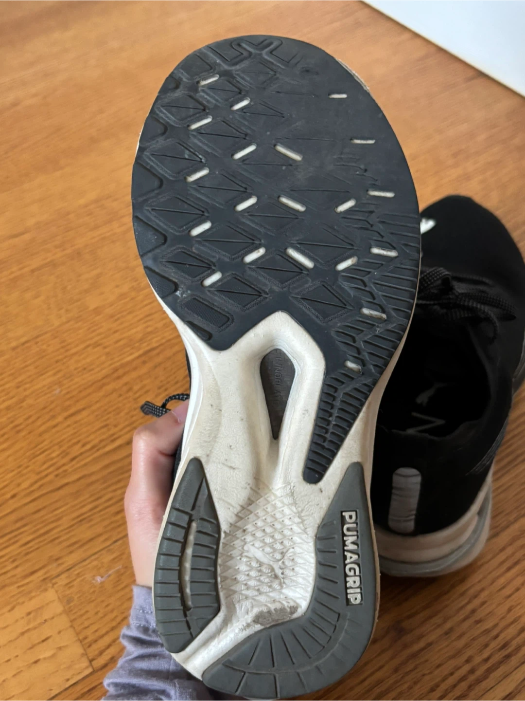 Puma women’s running shoes size 7.5 - photo 4