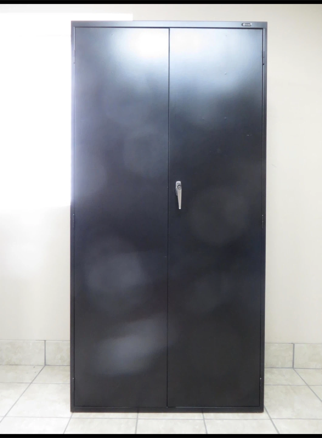 Metal Storage Cabinet, Lock and Key - photo 2