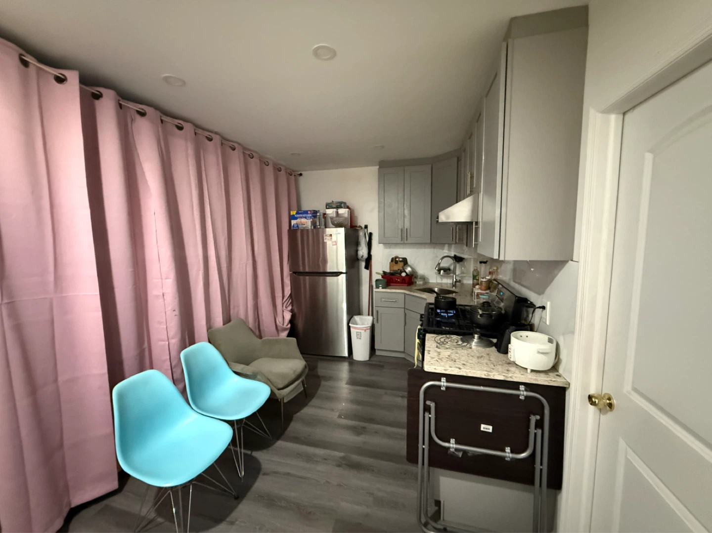 Se renta habitación hamoblada  para pareja o una persona