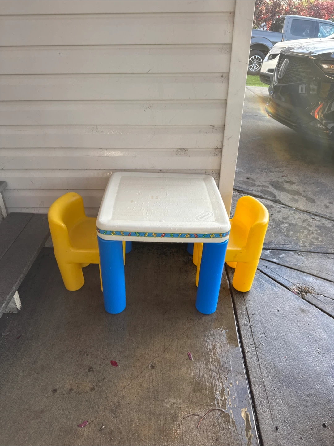 Little Tikes Kids Table and Two Chairs