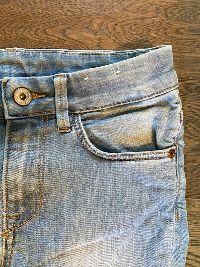 EUC: Kids H&M &Denim Light Wash Skinny Fit Jeans - 9-10Y - photo 5