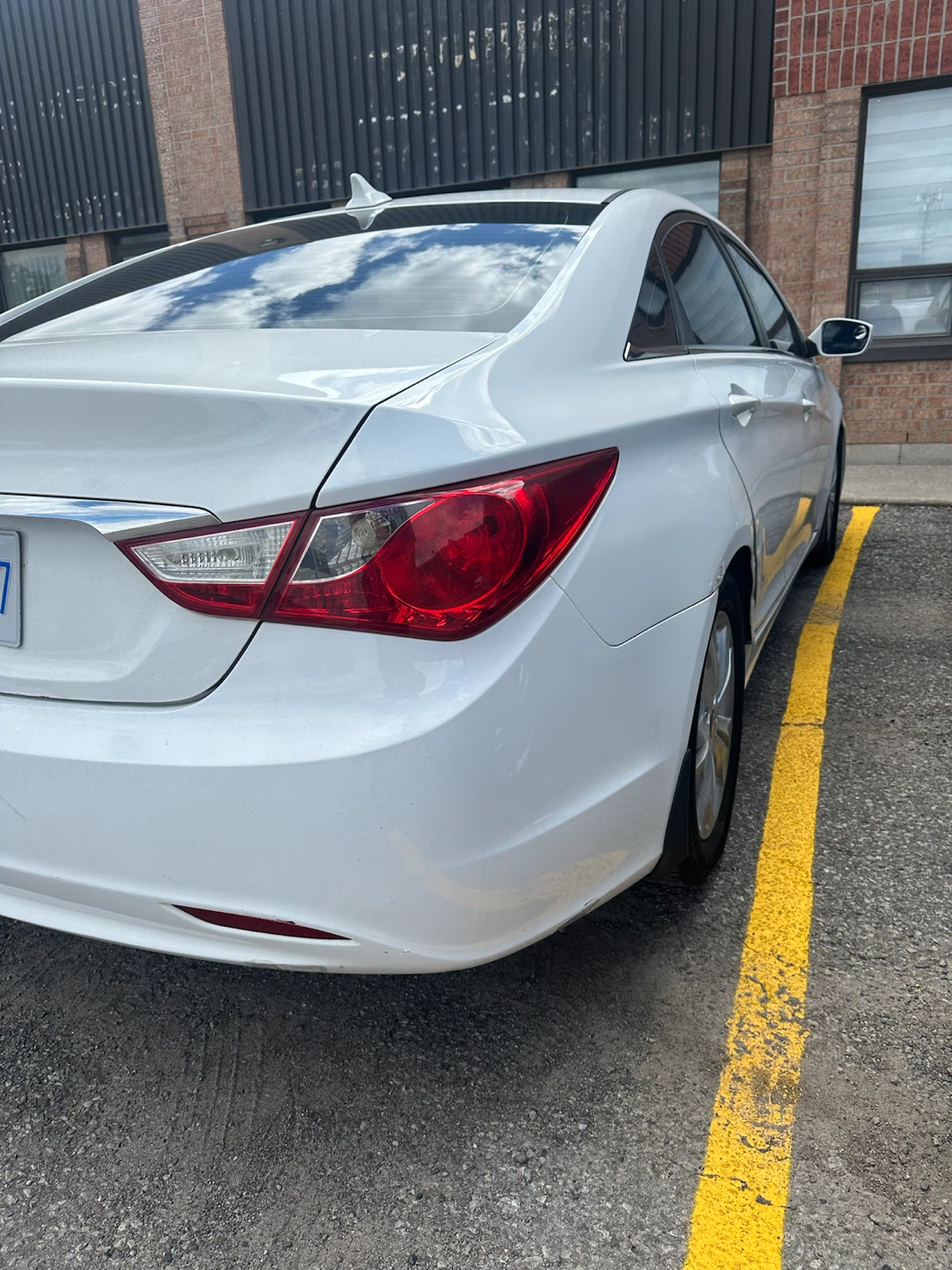 White Hyundai Sonata Sedan - photo 4