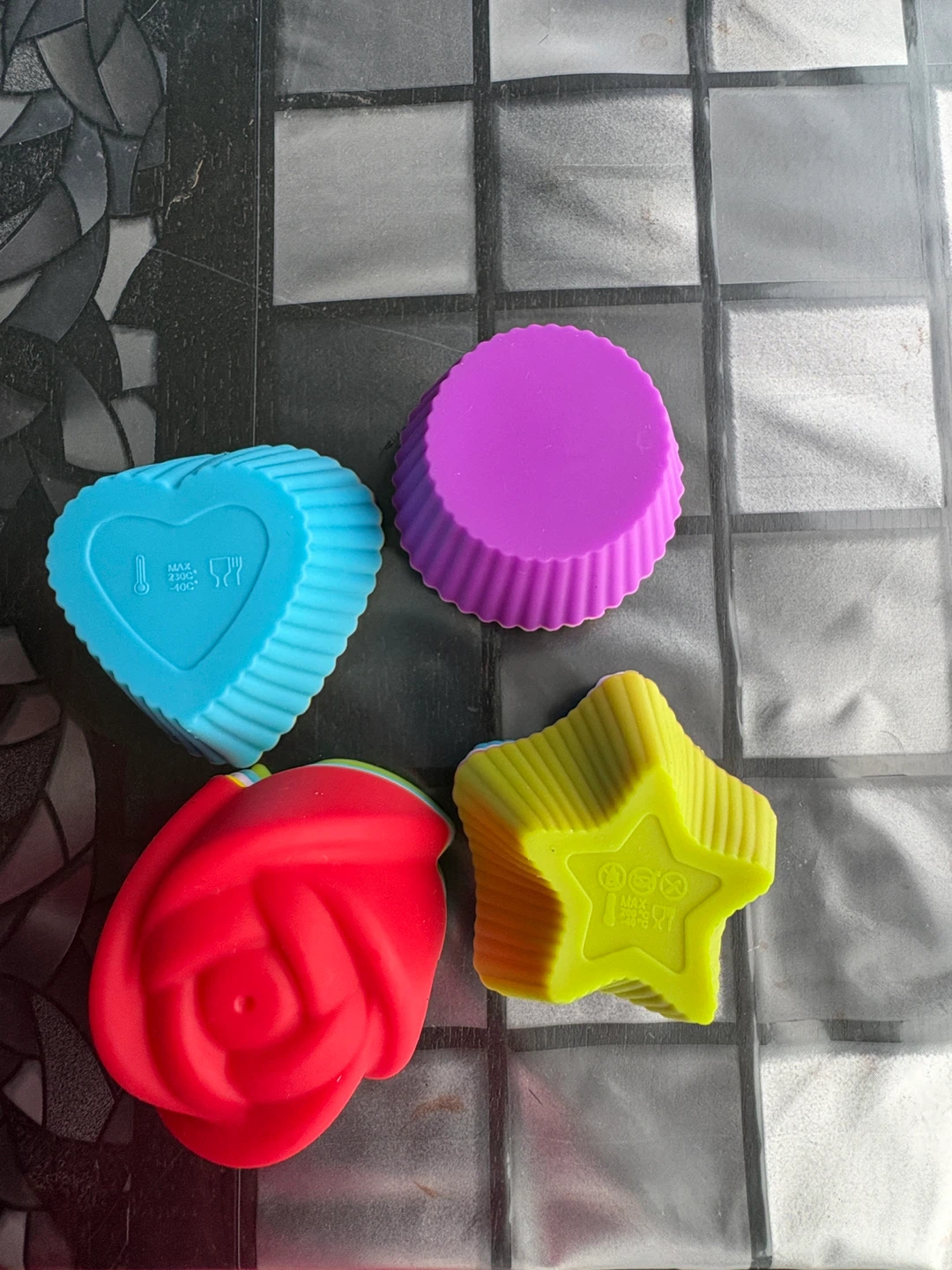 Set of 4 Silicone Baking Molds - photo 2