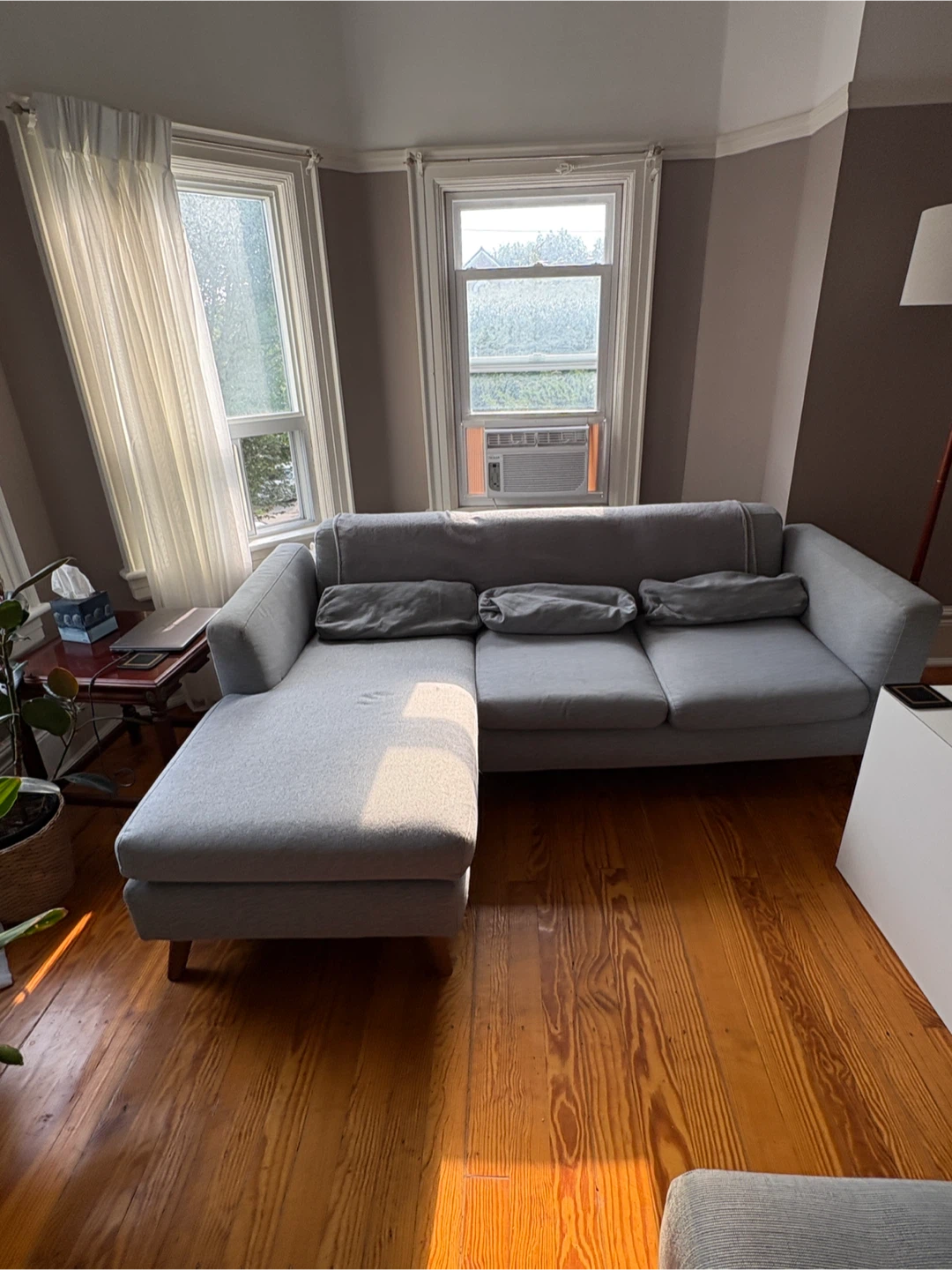 FREE Couch. Good Condition. - photo 2