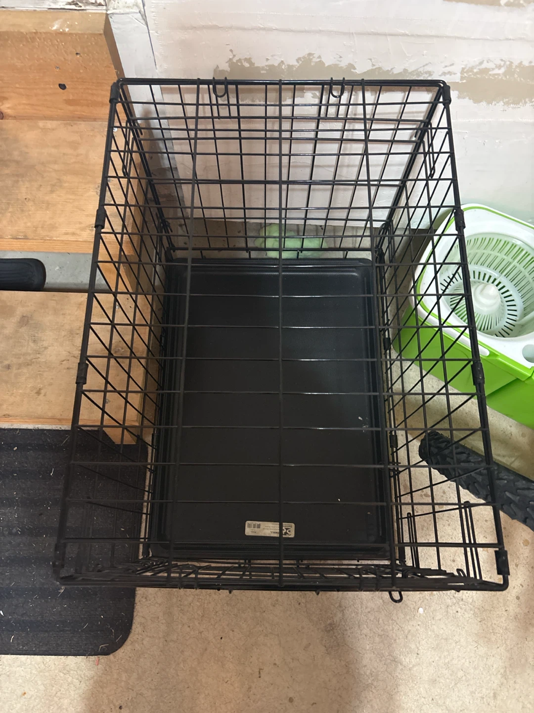 Essentials medium cage Pet Wire Crate - photo 2
