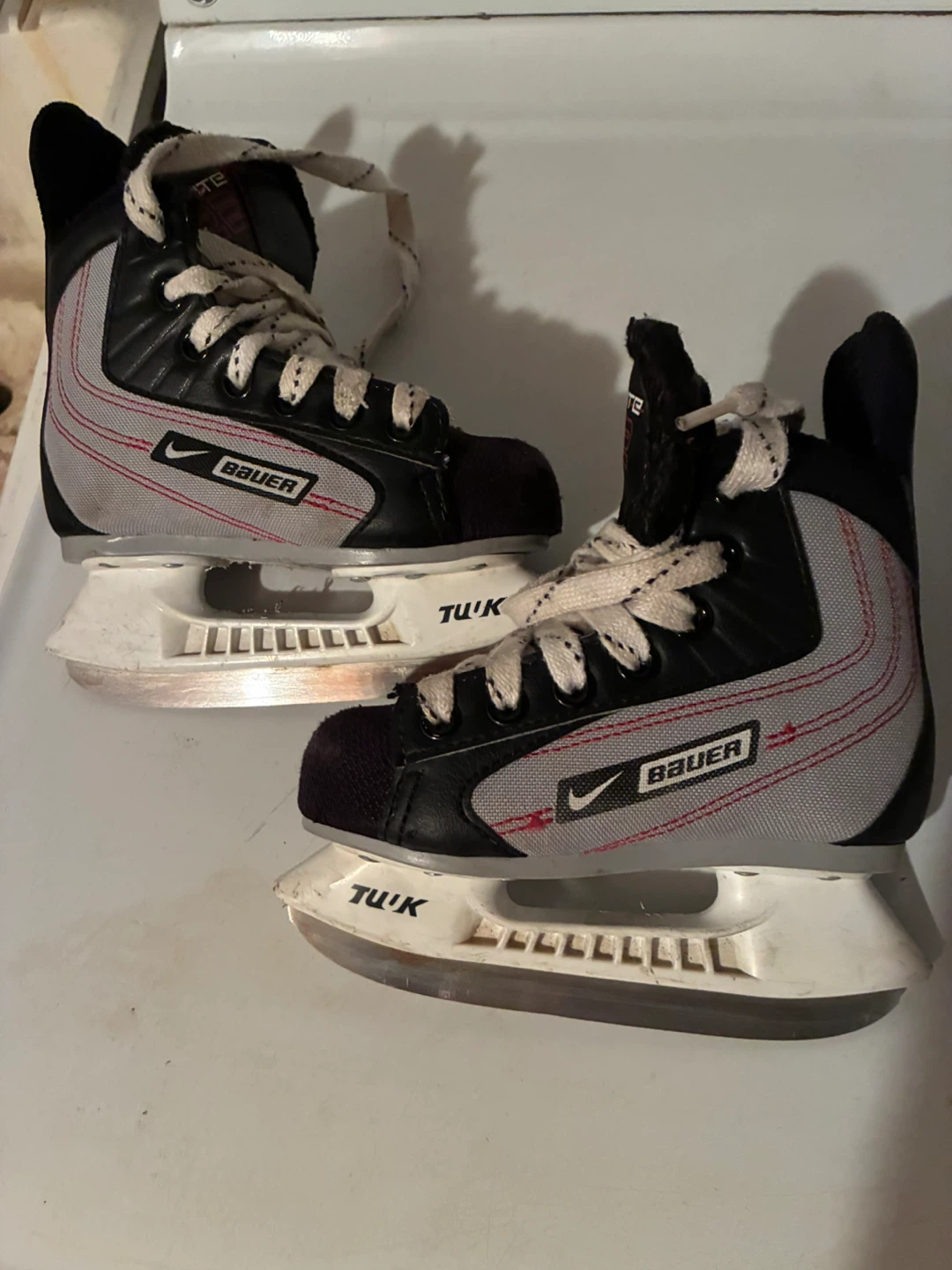 Bauer Size 9 Kids Hockey Skates