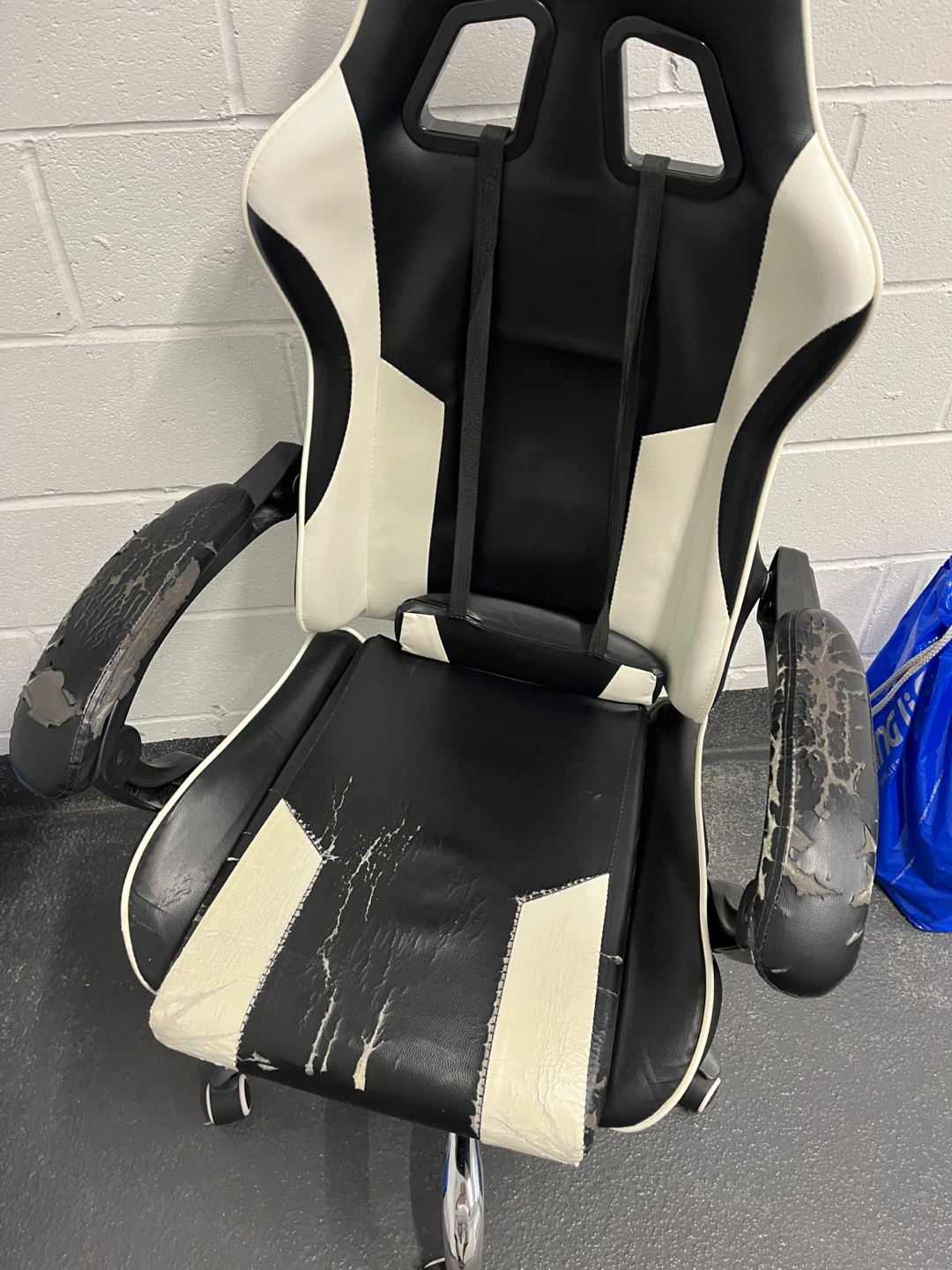 GTRACING Gaming Chair Black and White