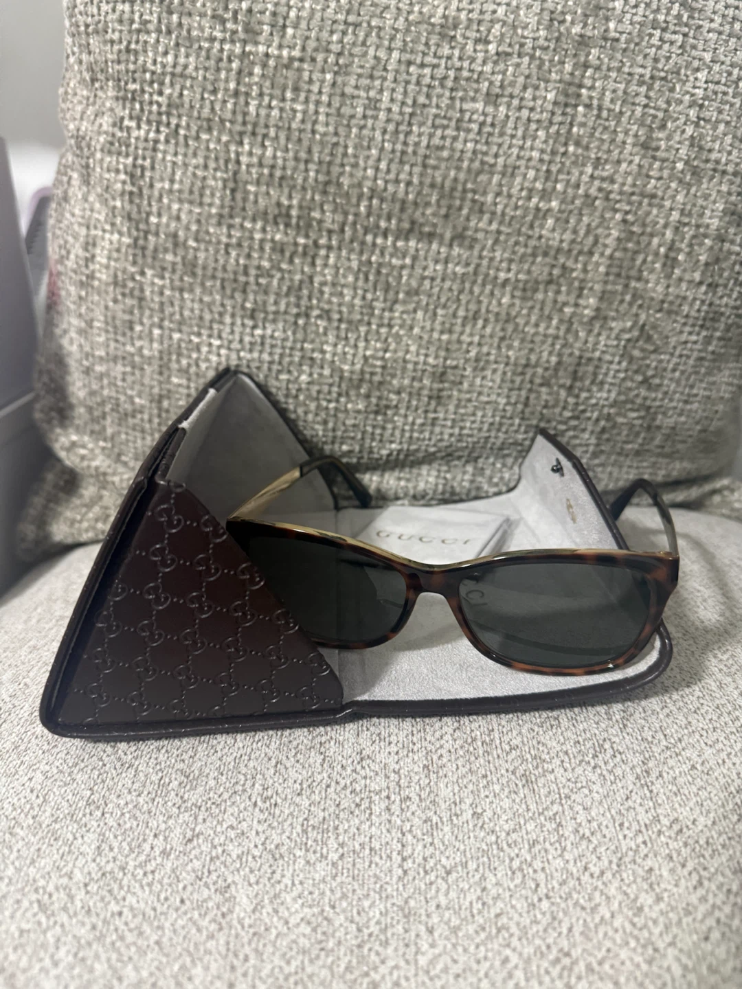 Gucci Sunglasses with Case - photo 2