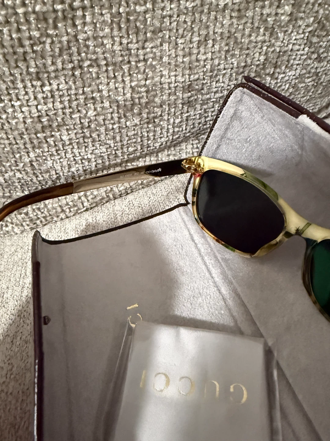 Gucci Sunglasses with Case - photo 4