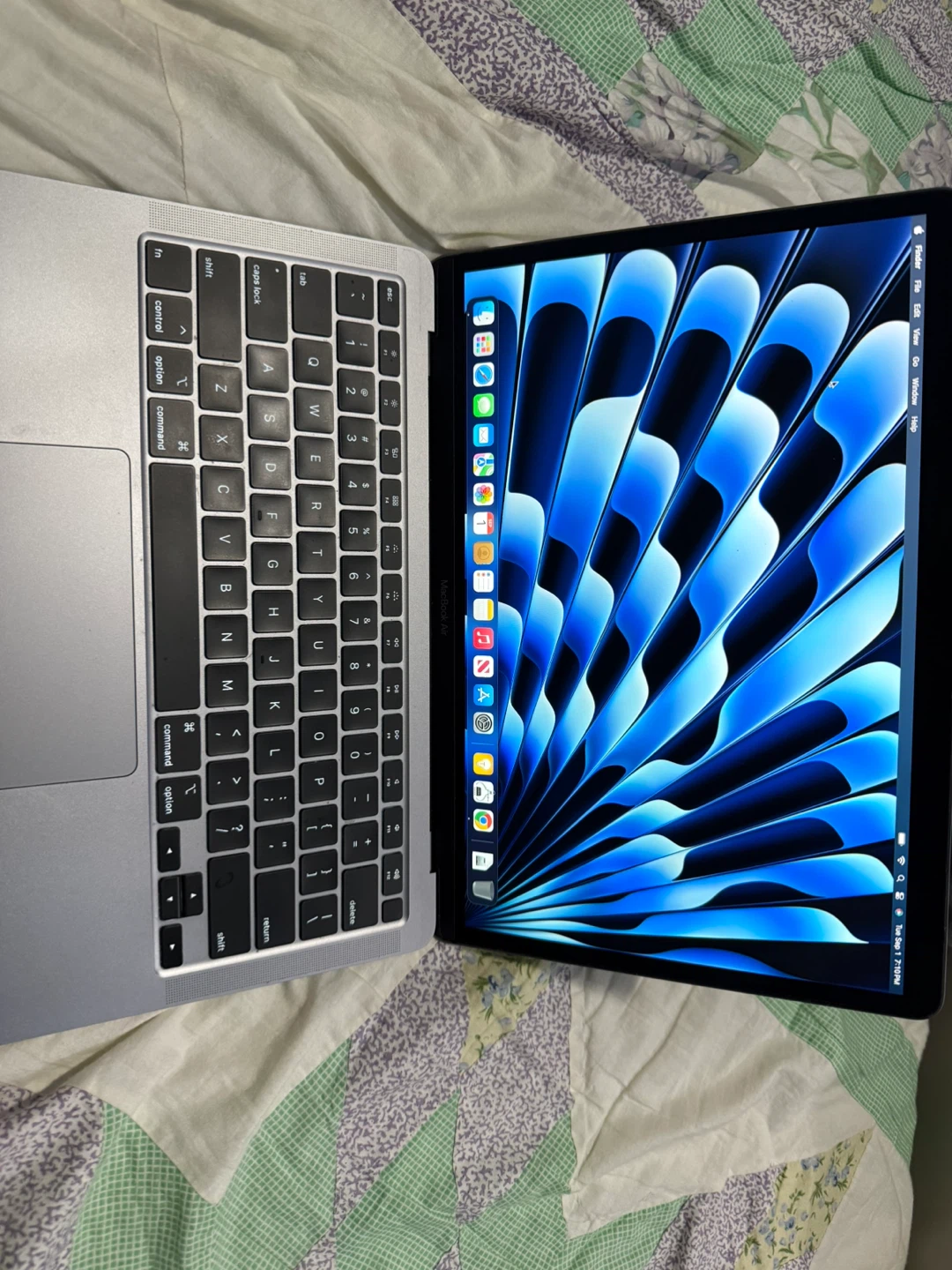 Apple MacBook Air 13-inch (2020)