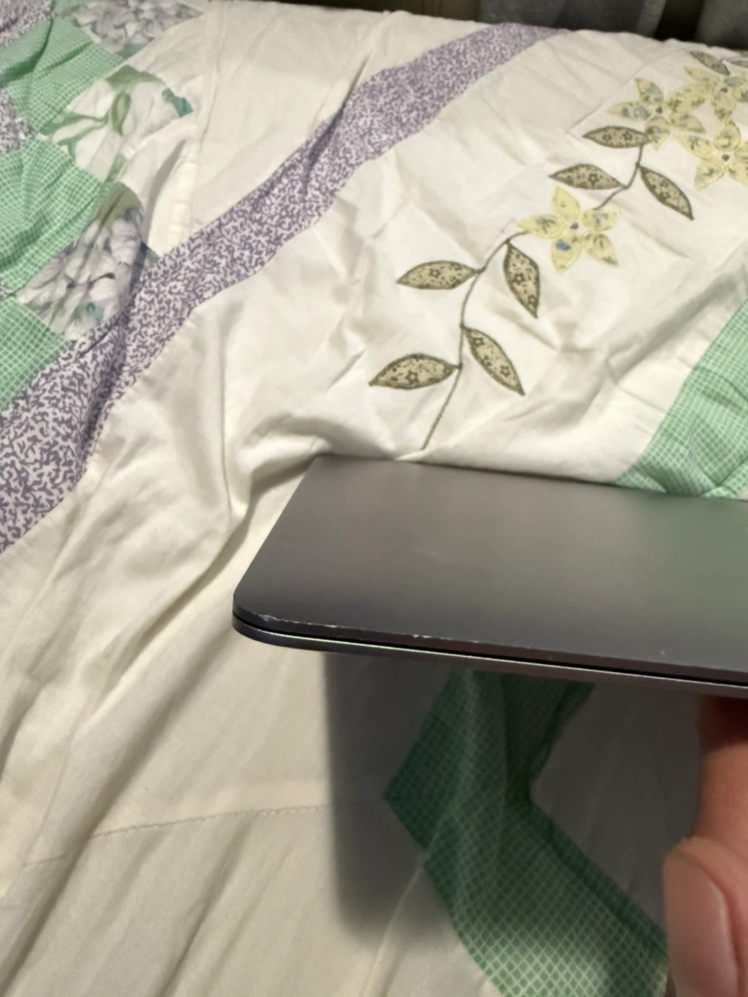 Apple MacBook Air 13-inch (2020) - photo 3