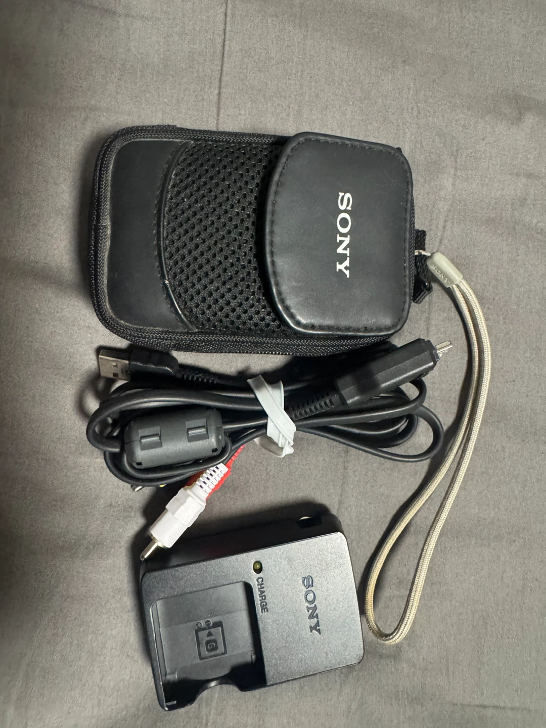 Sony Cyber-shot 12.1 MP Digital Camera - photo 2