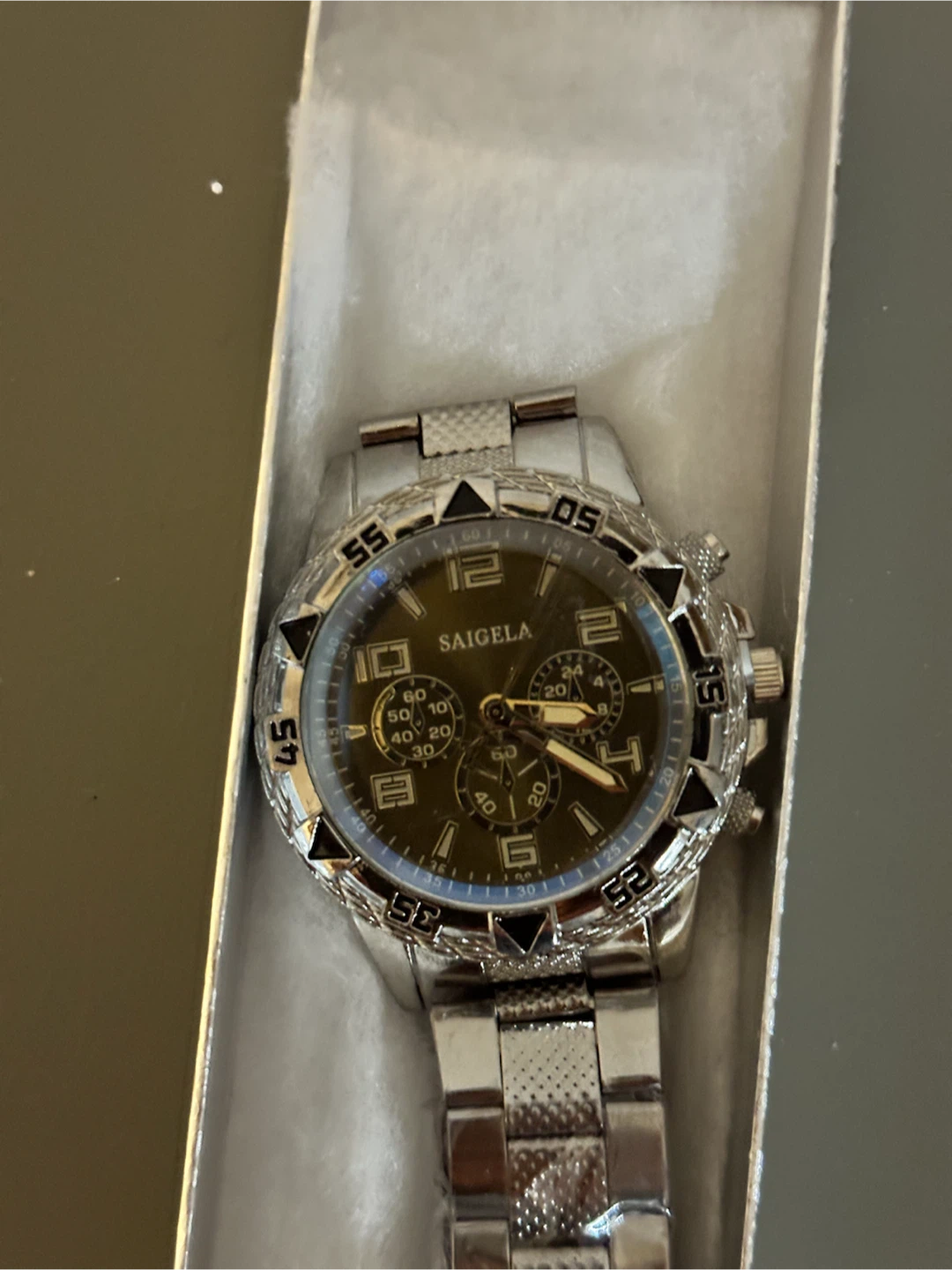 Saigela Chronograph Style Wristwatch