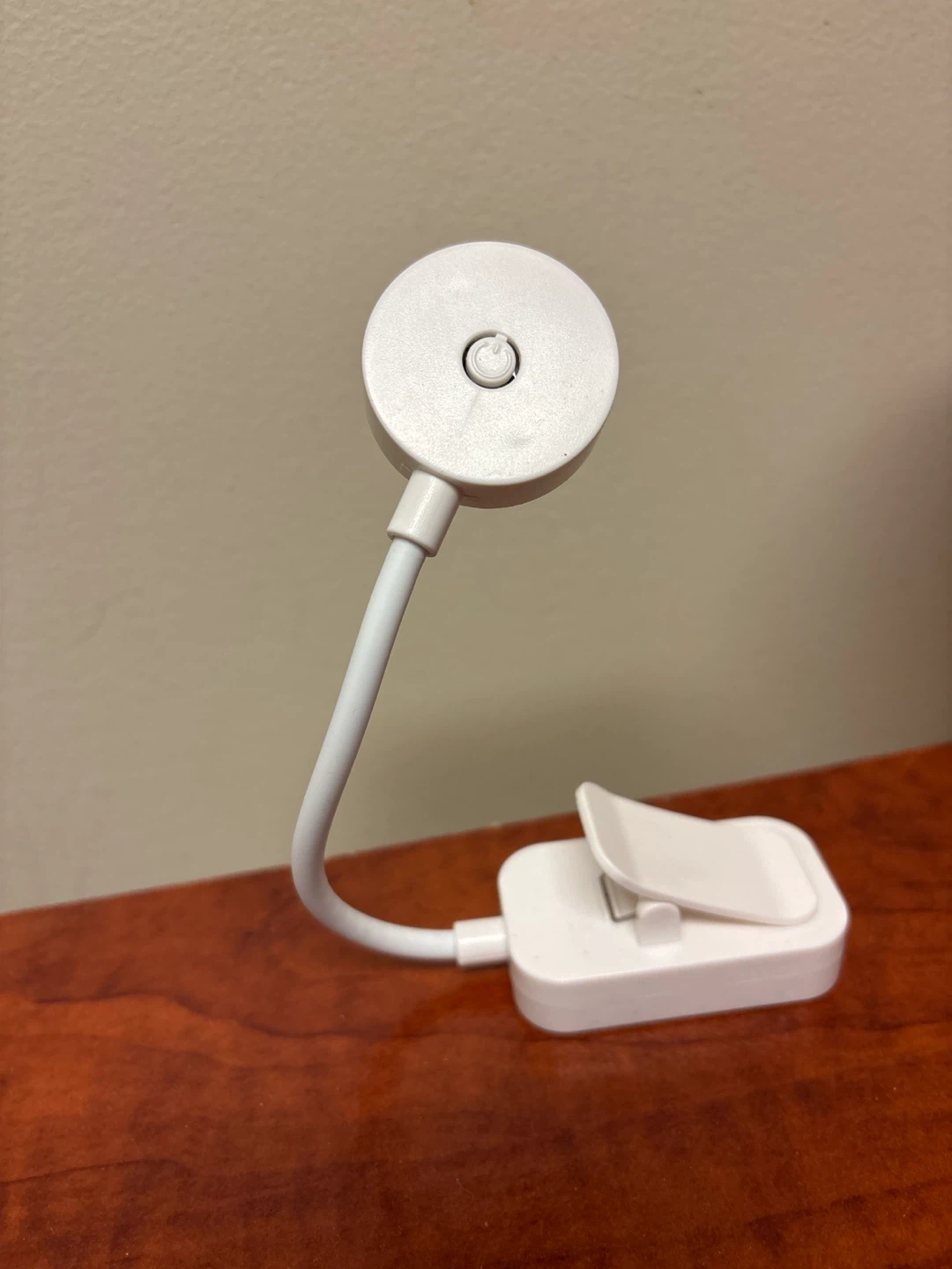 White Portable Clip-On LED Reading Light - photo 3