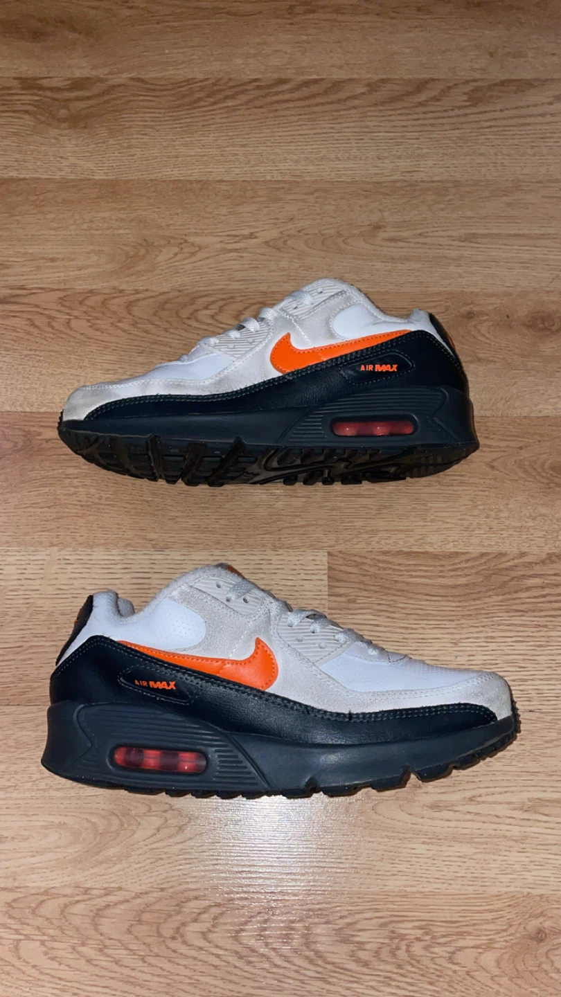 Size 7y airmax 15$