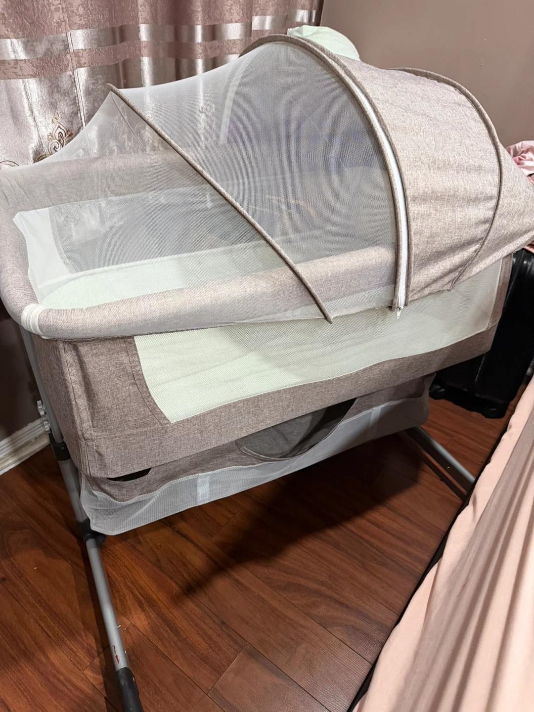 Portable Bassinet with Mosquito Net