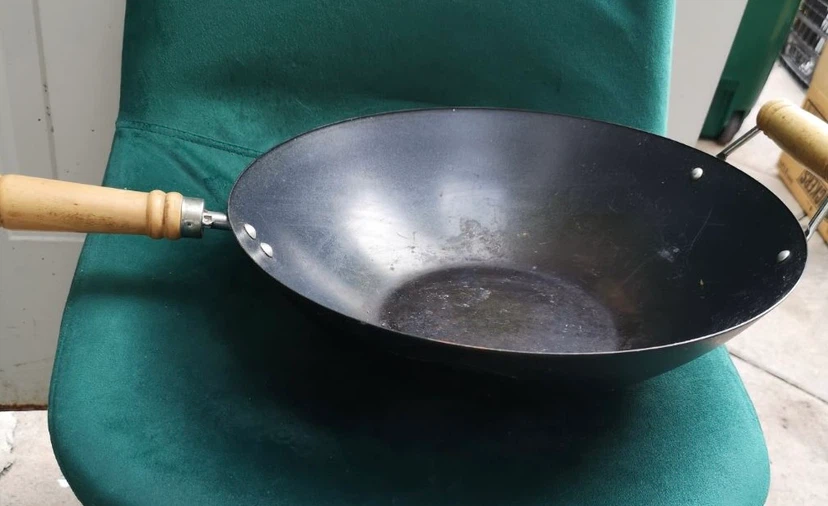 Wok with Wooden Handle