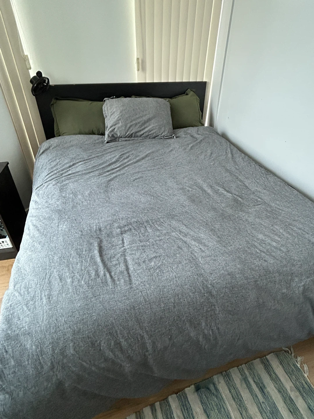 Grey Twin Duvet Cover and Pillowcase Set
